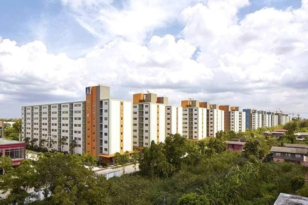 Baan Kidtang Apartment Rangsit Bagian luar foto