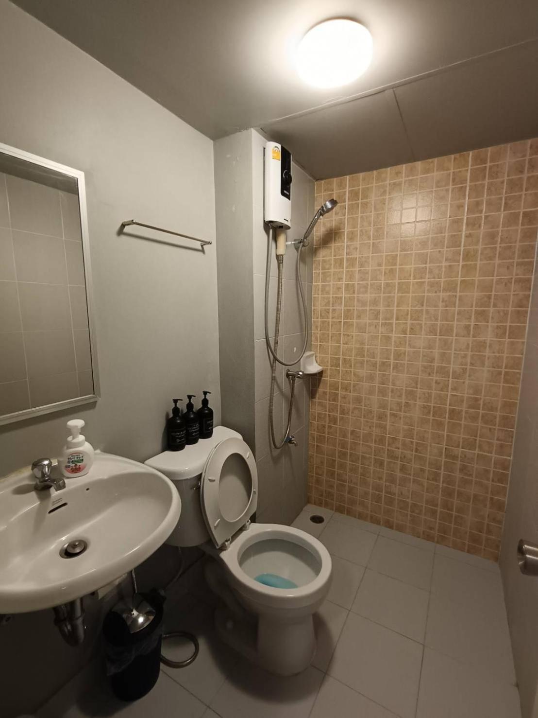 Baan Kidtang Apartment Rangsit Bagian luar foto